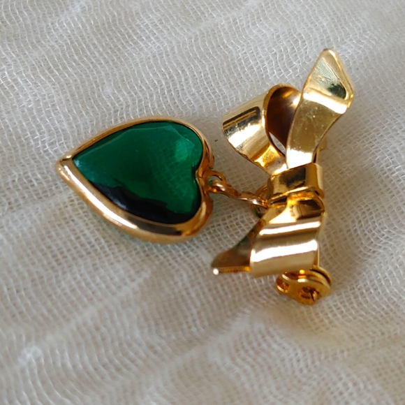🍀Vintage Bow and Green Gem Heart Brooch💚 - Picture 6 of 11